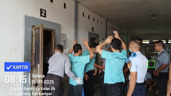 Cegah Gangguan Kamtib : Lapas Bangkinang Kembali Gledah Blok Hunian Cegah Gangguan Kamtib : Lapas Bangkinang Kembali Gledah Blok Hunian