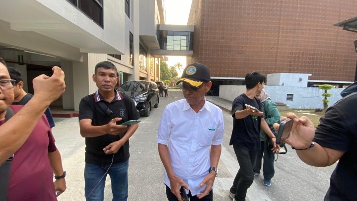 Mantan Bupati Rokan Hilir Afrizal Sintong Diperiksa Kejaksaan Tinggi Riau: Tanggung Jawab Pemegang Saham Periode 2023-2024 terhadap Dugaan Tindak Pidana Korupsi Dana PI PT. SPRH PRESERODA Mantan Bupati Rokan Hilir Afrizal Sintong Diperiksa Kejaksaan Tinggi Riau: Tanggung Jawab Pemegang Saham Periode 2023-2024 terhadap Dugaan Tindak Pidana Korupsi Dana PI PT. SPRH PRESERODA