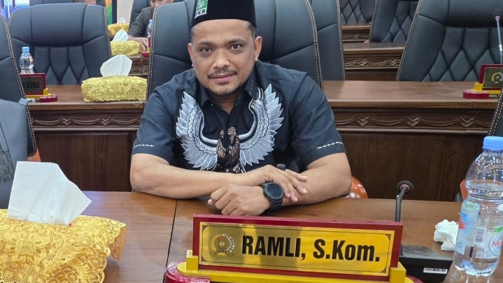 Fraksi PKB Pimpin Ketua Pansus III Ranperda Penyelenggaraan Pesantren Fraksi PKB Pimpin Ketua Pansus III Ranperda Penyelenggaraan Pesantren