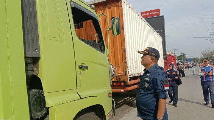 48 Kendaraan ODOL di Suruh Putar Balik Oleh Petugas Operasi Gabungan