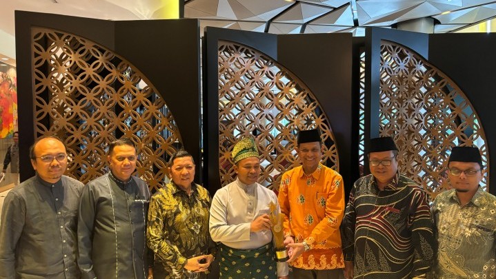 Riau Raih IWN Tertinggi Nasional 2025, Bangkit dari Peringkat Bawah ke Puncak Wakaf Indonesia Riau Raih IWN Tertinggi Nasional 2025, Bangkit dari Peringkat Bawah ke Puncak Wakaf Indonesia