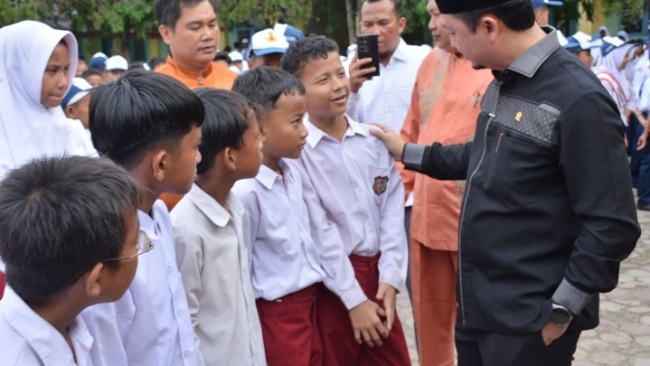 Masih Temukan Pelajar SMP Gunakan Baju SD, Syahrul Aidi: Bukan Disini Saja Kayaknya Masih Temukan Pelajar SMP Gunakan Baju SD, Syahrul Aidi: Bukan Disini Saja Kayaknya