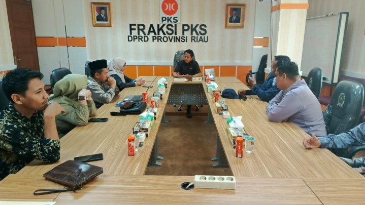 Kades Mekarsari Inhil Temui Samsuri Daris di DPRD Riau, Berharap Mendapat Dukungan Pembangunan