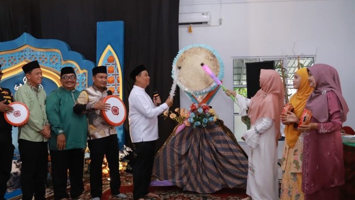 Wakil Walikota Pekanbaru Markarius Anwar Buka MTQ ke-IX Kelurahan Pebatuan Kecamatan Kulim Wakil Walikota Pekanbaru Markarius Anwar Buka MTQ ke-IX Kelurahan Pebatuan Kecamatan Kulim