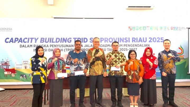 TPID Pekanbaru Penulis Terbaik Roadmap Pengendalian Inflasi Daerah 2025-2027 TPID Pekanbaru Penulis Terbaik Roadmap Pengendalian Inflasi Daerah 2025-2027