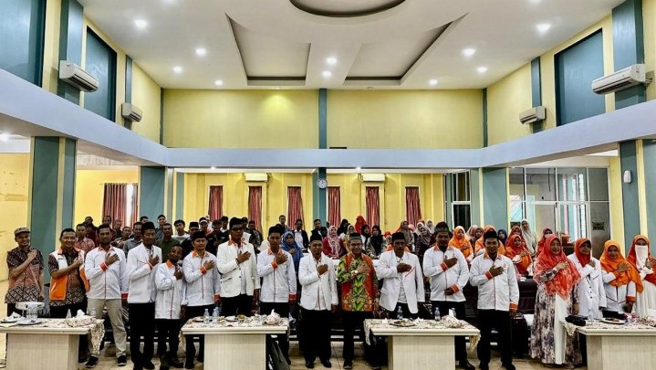 Hendry Munief Ajak Pengurus DPTD PKS Kepulauan Meranti Kokoh bersama Memajukan Meranti Hendry Munief Ajak Pengurus DPTD PKS Kepulauan Meranti Kokoh bersama Memajukan Meranti