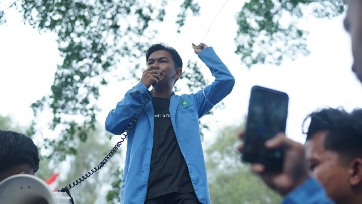 Mahasiswa Kampar Kecewa: Beasiswa Belum Jelas, Pemkab Malah Sibuk Tata Ulang Taman Kota Mahasiswa Kampar Kecewa: Beasiswa Belum Jelas, Pemkab Malah Sibuk Tata Ulang Taman Kota