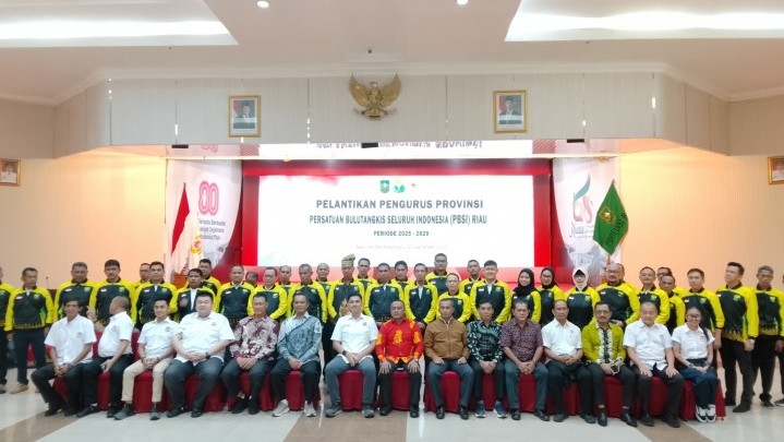 Pengurus PBSI Riau Dilantik, Pemprov Dukung Pelatwil Bulutangkis di Riau Pengurus PBSI Riau Dilantik, Pemprov Dukung Pelatwil Bulutangkis di Riau