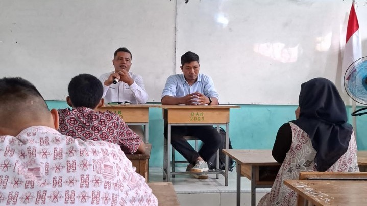 Ketua SPS Riau Saidul Tombang: Menulis Bisa Sejalan dengan Profesi Apapun Ketua SPS Riau Saidul Tombang: Menulis Bisa Sejalan dengan Profesi Apapun