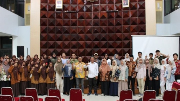 Saidul Tombang Ketua SPS Provinsi Riau Tampil di Festival Literasi Riau 2025, Ajarkan Teknik Cepat dan Jitu untuk Bisa Menulis