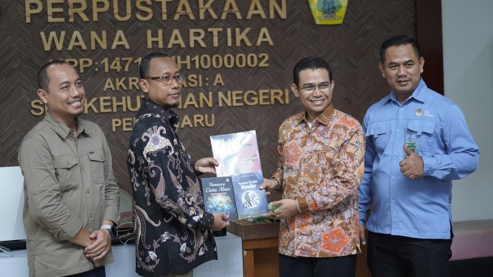 Hendry Munief Soroti Serapan Naker Sektor Industri dari Alumni SMK di Riau masih Rendah Hendry Munief Soroti Serapan Naker Sektor Industri dari Alumni SMK di Riau masih Rendah