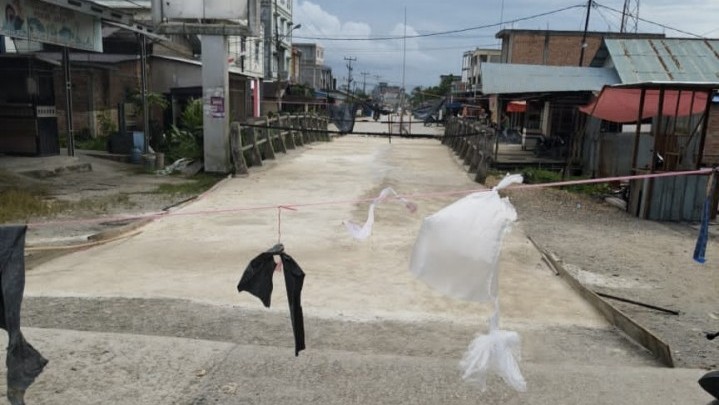 Usai Difasilitasi Samsuri Daris ke Dinas PUPR Riau, Jembatan Parit 1 Kota Baru Seberida Keritang Sudah Diperbaiki Usai Difasilitasi Samsuri Daris ke Dinas PUPR Riau, Jembatan Parit 1 Kota Baru Seberida Keritang Sudah Diperbaiki