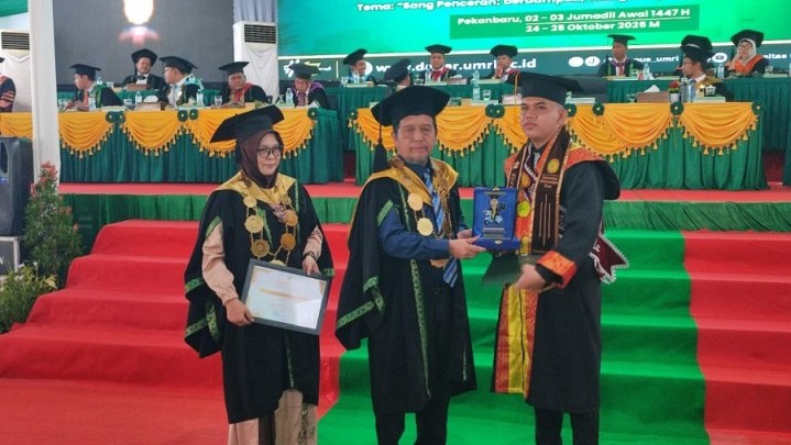 Digelar Selama Dua Hari Umri Wisuda 1.349 Lulusan Program Sarjana, DIII dan Profesi Digelar Selama Dua Hari Umri Wisuda 1.349 Lulusan Program Sarjana, DIII dan Profesi