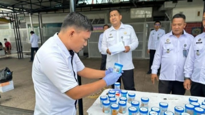 Cegah Penyalahgunaan Narkoba, Lapas Bagansiapiapi Gelar Tes Urin bagi WBP