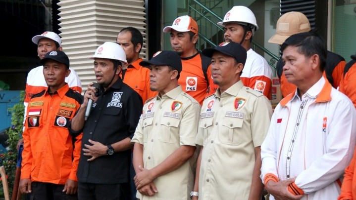 Fraksi PKS DPRD Riau Potong Gaji Bantu Korban Bencana Bencana Sumatera, Diantarkan Langsung oleh Abdullah