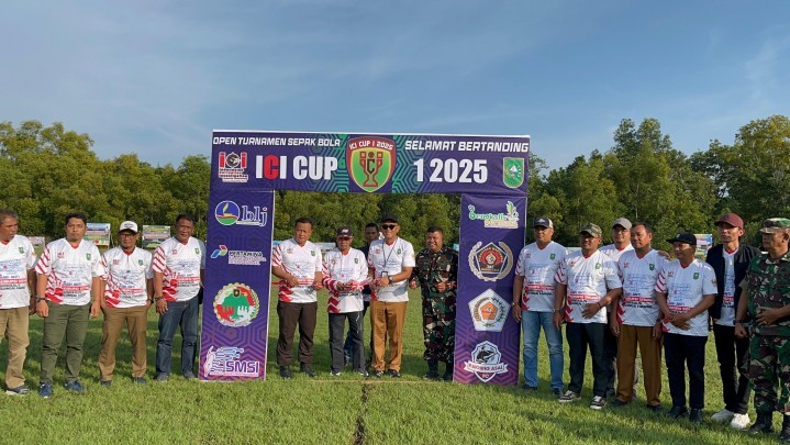Bupati Bengkalis Buka Turnamen Sepak Bola ICI Cup Perdana