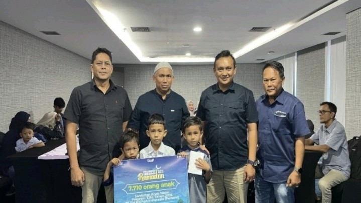 Pelindo Regional 1 Pekanbaru Serahkan Santunan kepasa 120 Anak Yatim Dalam rangka 