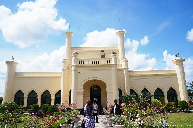 Istana Siak, Wisata Sejarah dan Budaya di Riau